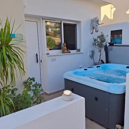 Atlantis Penthouse Jaccuzzi Apartament Peyia