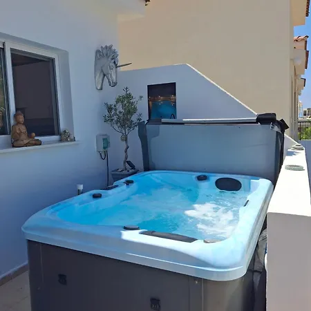 Atlantis Penthouse Jaccuzzi Apartament Peyia