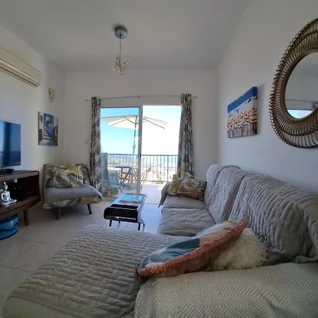 Atlantis Penthouse Jaccuzzi * Peyia